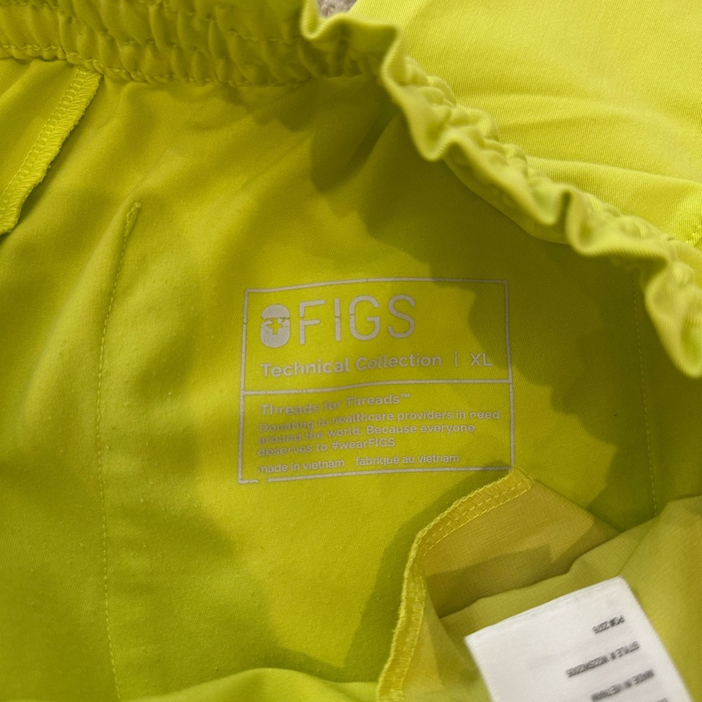Citrine Lesage Jogger Scrub Pants - Picture 4 of 4